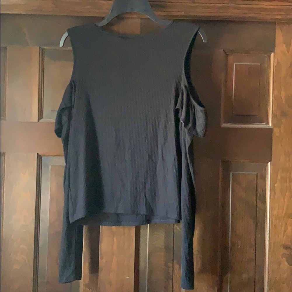 Black Cold Shoulder LS - Picture 4 of 4